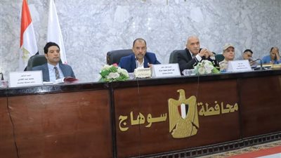 محافظ سوهاج يشدد على تقديم أفضل مستوى من الخدمات للمواطنين