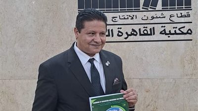 السفير الشربيني يصدر أول موسوعة عربية لقياس البصمة الكربونية
