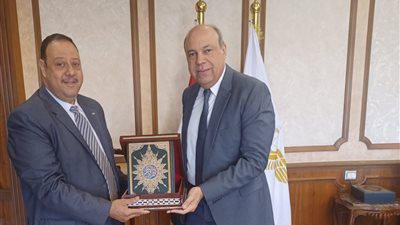 الحفنى : تكاتف العاملين بهدف الإرتقاء بالمنظومة
