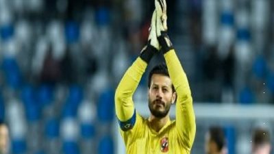 محمد الشناوي على دكة البدلاء في مباراة بيراميدز .. مصدر بالأهلي يكشف