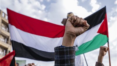 مسؤول في جماعة الحوثيين يتوعد إسرائيل بأن الرد الكبير لن يتأخر
