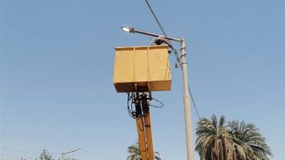 محافظ أسيوط يوجه برفع كفاءة منظومة الإنارة بالطرق