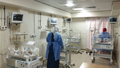 تزويد مستشفى بنى سويف بـ5 حضانات وجهازين تنفس صناعي