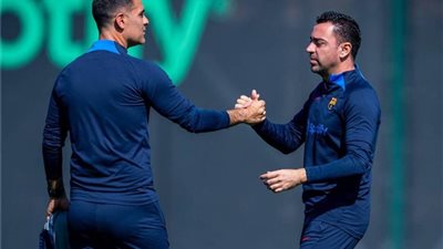 برشلونة يعلن فسخ التعاقد مع مدربه بسبب منتخب بلاده
