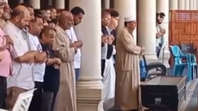 رضيع متوفى معه فى النعش .. أغرب موقف فى جنازة احمد فرحات