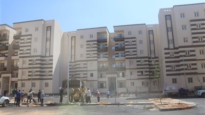 بهجات يشيد بجهود تنفيذ مشروعات الإسكان الاجتماعي بالعاشر من رمضان