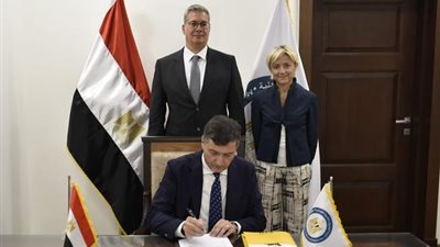 الاتفاق مع إينى لتكثيف الاستكشاف بمناطق امتيازها فى مصر