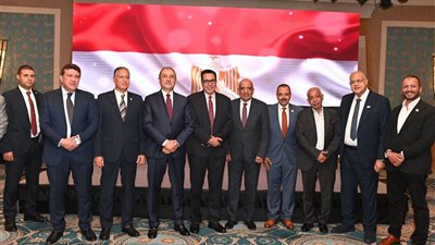 النقابات العمالية تحتفل بوزيرا الكهرباءوقطاع الأعمال العام الجديد
