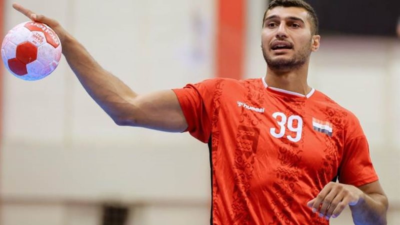 يحي الدرع لاعب منتخب