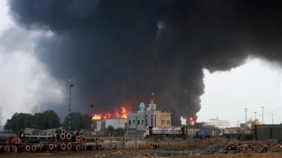 غارات أمريكية بريطانية على جزيرة كمران اليمنية