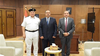 رئيس جامعة بنى سويف يهنئ مدير الأمن الجديد