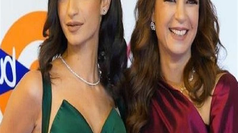 منال سلامة وابنتها