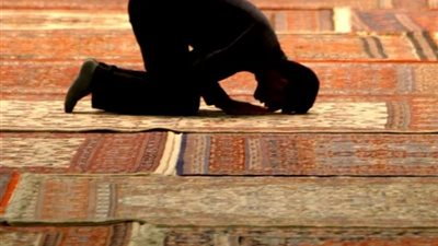 الدعاء بين السجدتين..هل له سجود سهو ..امين الفتوى يُجيب