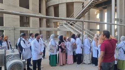زراعة سوهاج تنظم زيارة ميدانية لطلابها بالمنطقة الصناعية بطهطا