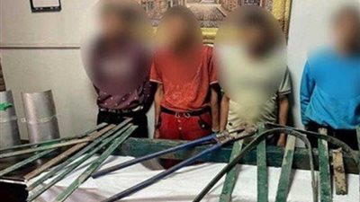 ضبط المتهمين بسرقة أجزاء من السور الحديدى بأحد الكبارى بالقليوبية