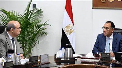 مدبولى يوجه بالاهتمام بتطوير مطار برج العرب والترويج لمطارالعلمين