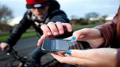 إحالة عصابة سرقة الهواتف المحمولة بالزاوية الحمراء للمحاكمة