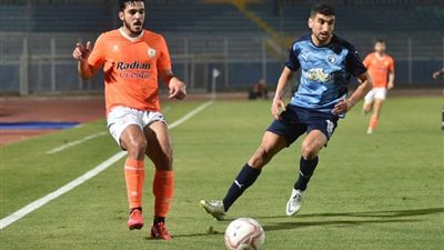 ريمونتادا بيراميدز تُعادل النتيجة أمام فاركو في الشوط الأول بالدورى