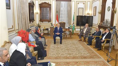 مجلس كلية التجارة: الخشت حقق طفرة كبيرة بجامعة القاهرة
