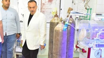 محافظ أسيوط يتفقد مستشفى الولادة والصحة الإنجابية