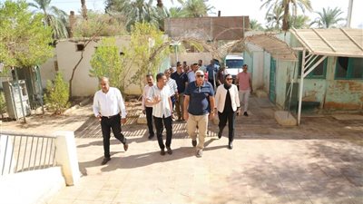 الزملـوط يبحث تحويل منشآت حكومية إلى احد المعاهد التكنولوجية