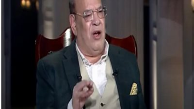 يدعيلكم بدموع القلب والعين.. صلاح عبدالله ينعي تامر فتحي وأصدقائه