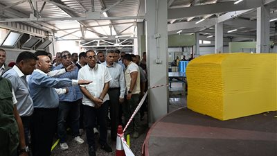 كامل الوزير: إنشاء 16 مجمعا صناعيا في 15 محافظة بـ10 مليارات جنيه