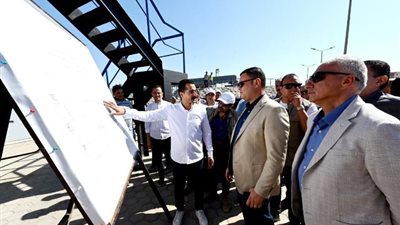 وزير الإسكان يتفقد محطة معالجة الصرف الصحي بالنوبارية الجديدة