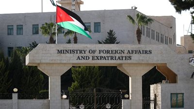 الأردن يطلب من مواطنيه مغادرة لبنان في أقرب وقت