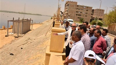 إزدواج الطريق الصحراوى الغربى ورفع المخلفات من ترع أرمنت