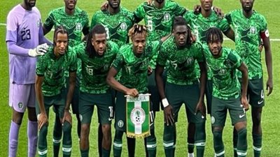 قائد منتخب نيجيريا يقترب من الانضمام للدورى السعودي