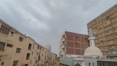 عاصفة ترابية تضرب أسوان