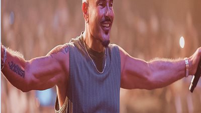 عمرو دياب يشعل مهرجان العلمين بحفلًا ضخمًا.. الليلة