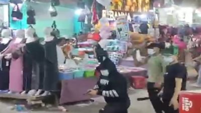 تفاصيل فيديو لأشخاص يحملون أسلحة بيضاء وقيامهم بترويع المواطنين