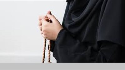 أمور تُجيز للمرأة الخروج والانتقال من مسكن عدتها