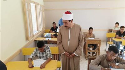 رئيس منطقة سوهاج الأزهرية يواصل متابعاتة لامتحانات الدور الثاني