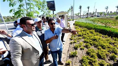 وزير الإسكان يتفقد أعمال تشطيب وحدات الأبراج الشاطئية بـ