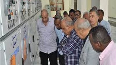 عصمت يتفقد مشروعات الجنوب ويفتتح مراكز خدمة عملاء