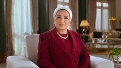 السيدة انتصار السيسى تهنئ سارة سمير ووالدتى الجندى والسيد أبطال الأولمبياد