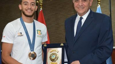 محافظ الغربية يستقبل بطل برونزية باريس 2024 محمد السيد