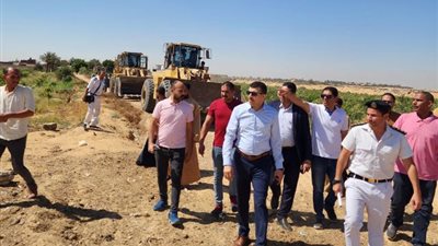 إزالة التعديات والإشغالات الواقعة على 202 فدان بمدينة سفنكس الجديدة