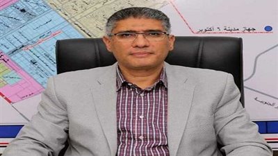 محافظ الجيزة يعتمد حركة ترقيات لـ 329 موظفا بالديوان العام والأحياء والمراكز