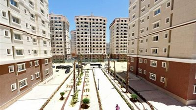 بالفيديو .. وزير الإسكان يتابع تنفيذ أبراج وفيلات 