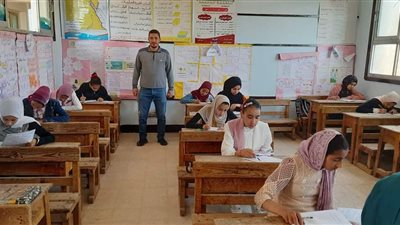حقيقة سحب لقب مدرس من طلاب كلية آداب ودار علوم وخدمة اجتماعية
