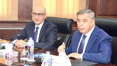 عبد اللطيف:نعمل على علاج التحديات للارتقاء بالعملية التعليمية