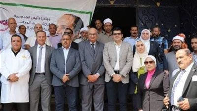 محافظ الشرقية يتفقد عيادة التأمين الصحي الشاملة بكفرصقر