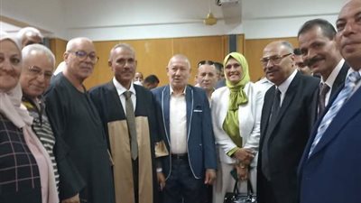 منح الدكتوراة لمدير شرق الزقازيق التعليمية بمرتبة الشرف الأولى