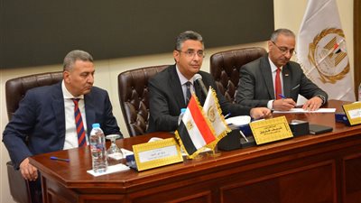 وزير التموين: ندرس بيع الخبز المدعم بالكيلو على البطاقات