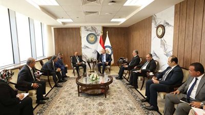 وزير البترول: حريص على توفير كل أشكال الدعم للإسراع بخطط الحفر