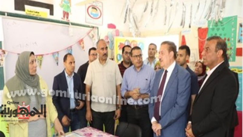 المحافظ خلال جولته